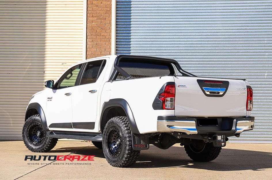 TOYOTA HILUX N80 4WD ZEPHYR MATTE BLACK